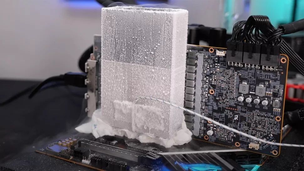 AMD Radeon RX 6900 XT overclock record