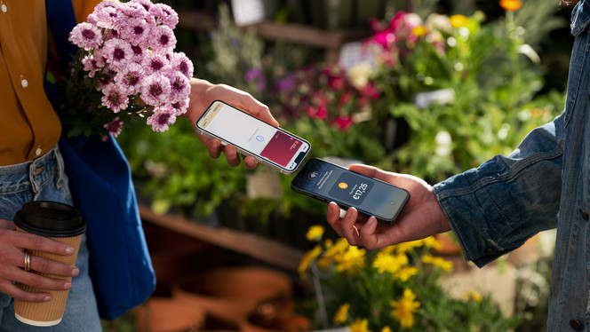 apple-tap-to-pay-iphone-transaction