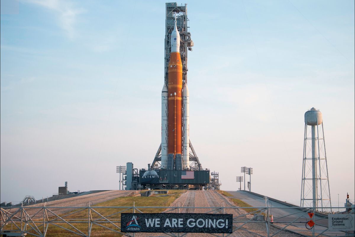 artemis-1-sls-et-orion-sur-le-pas-de-tir