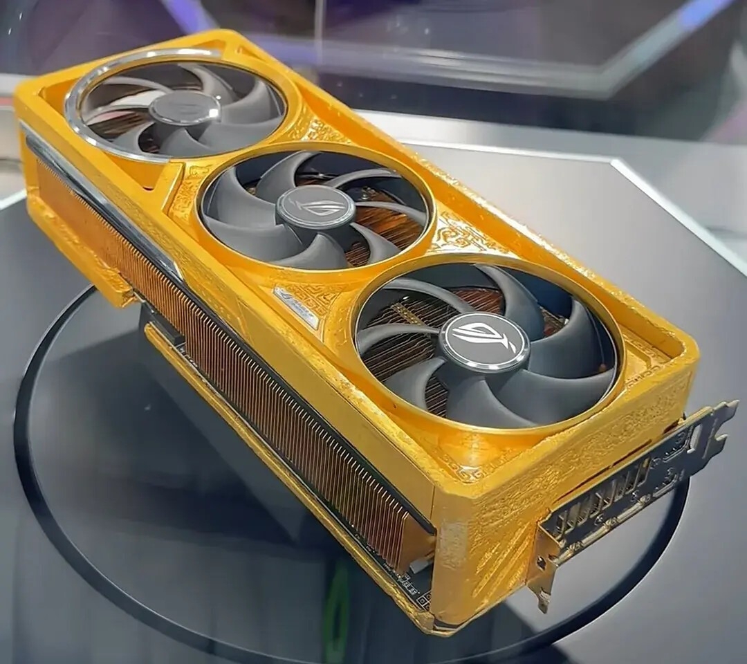 Asus ROG  RTX or massif 02