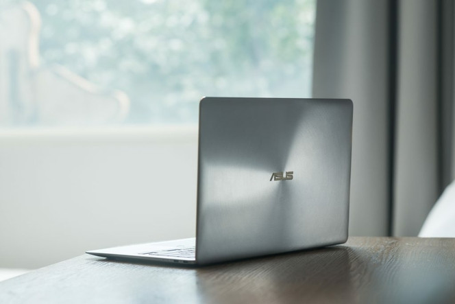 Asus ZenBook 3 Deluxe (1)