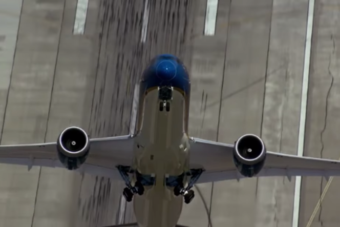 Boeing-787-9-decollage