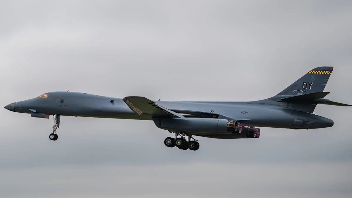 the B-1B bomber returned from the cemetery to dominate the skies