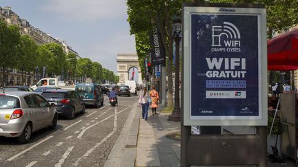 Champs Elysées WiFi