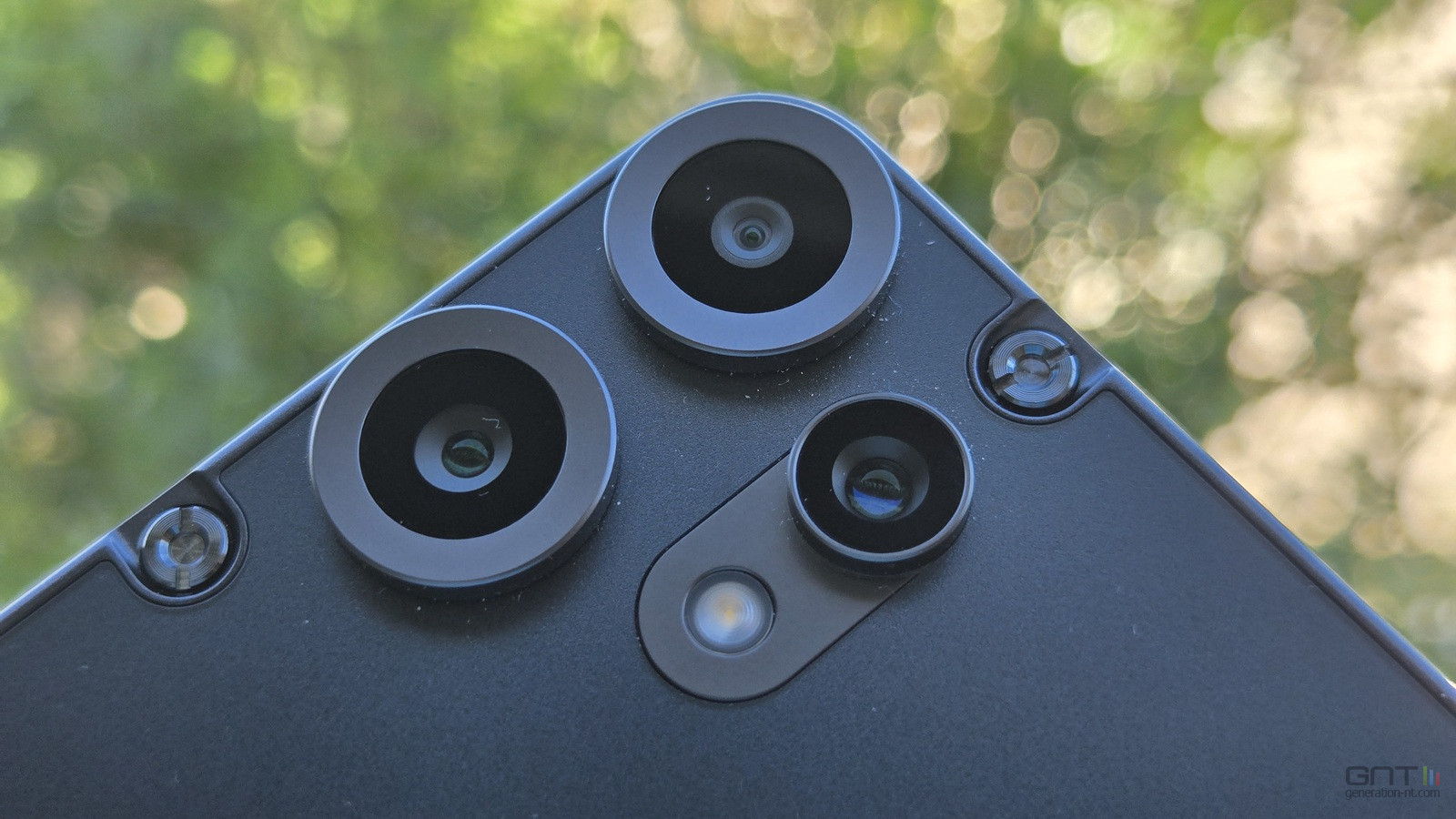 Test CMF Phone 2 Pro de Nothing : le smartphone à petit prix qui a tout compris