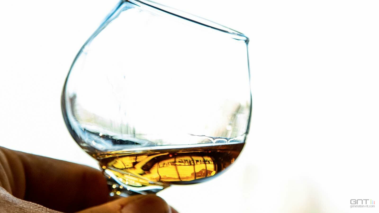 Il renonce à l'appellation Cognac et installe des panneaux solaires pour sauver ses vignes