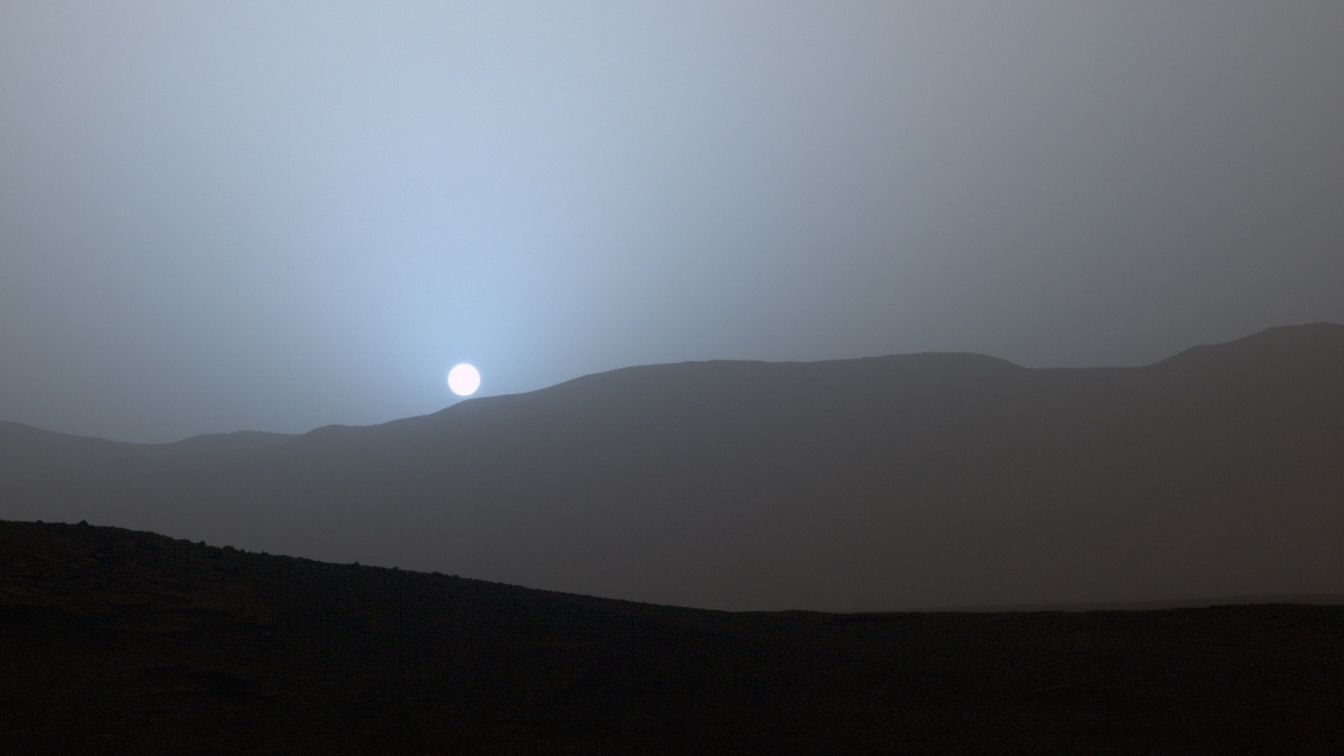 Curiosity Immortalise Un Coucher De Soleil Bleu Sur Mars