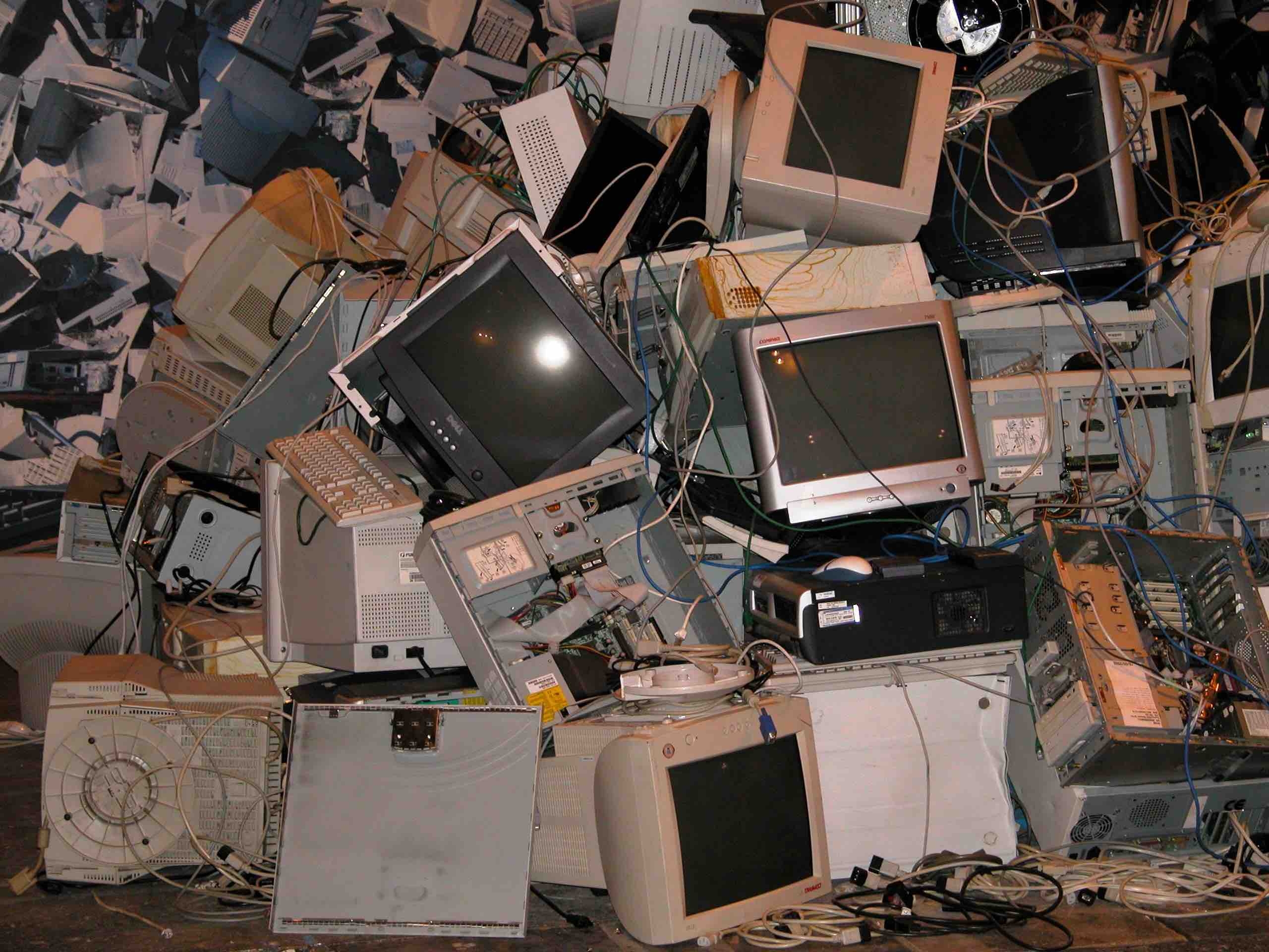 electronic waste (2).