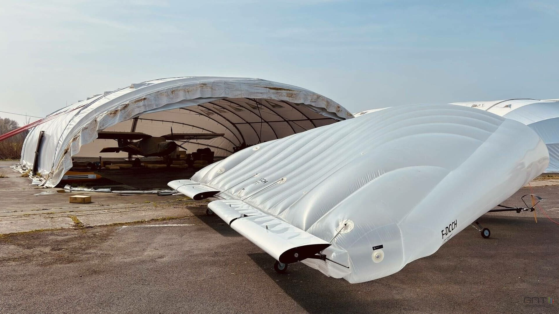 Pourquoi ce drone Français aux ailes gonflables intéresse-t-il autant la défense ?