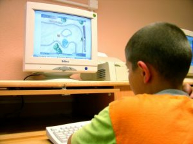 enfant_devant_ordinateur