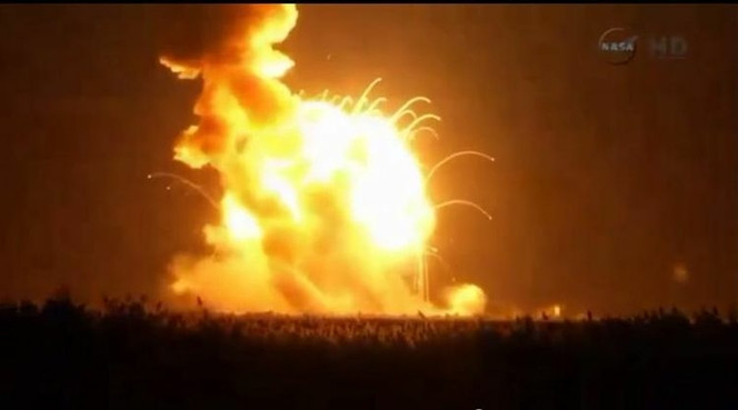 explosion fusée Antares NASA