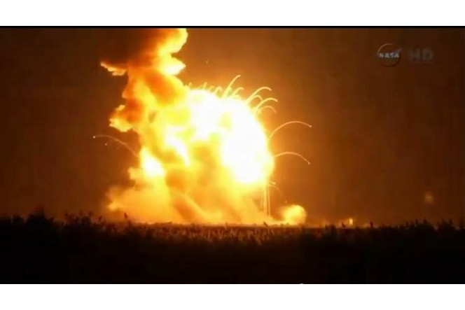 explosion fusée Antares NASA