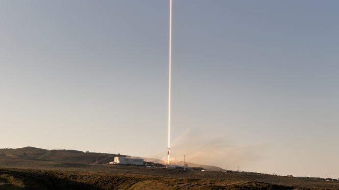 falcon-9-decollage-satellites-starlink