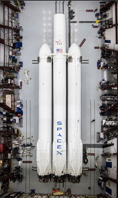 Falcon Heavy 02