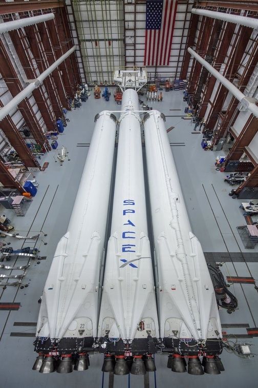 Falcon Heavy 03