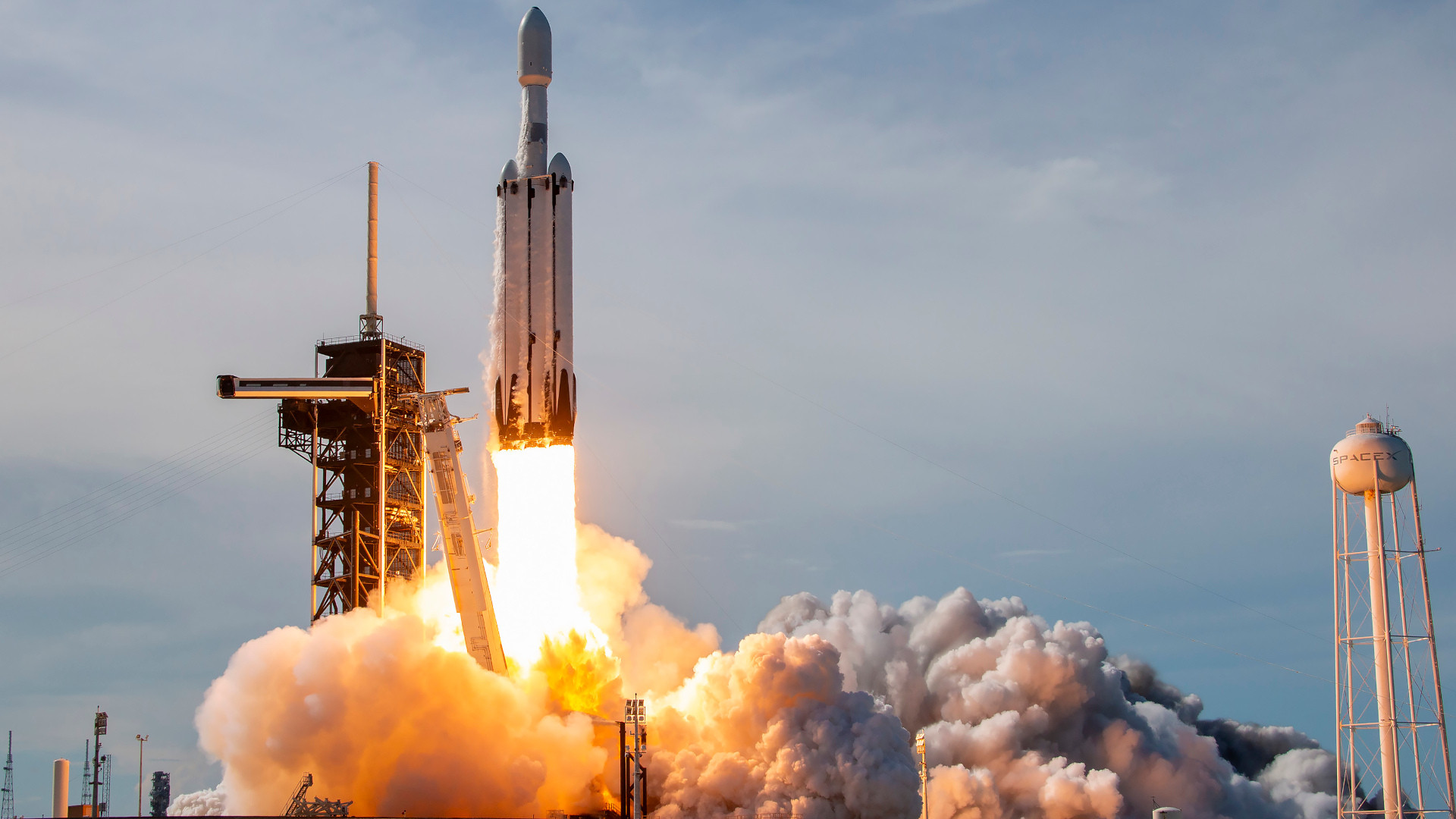 falcon-heavy-decollage-mission-goes-u