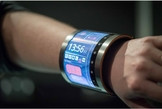 FlexEnable présente un bracelet doté d'un écran 4,7 pouces parfaitement flexible