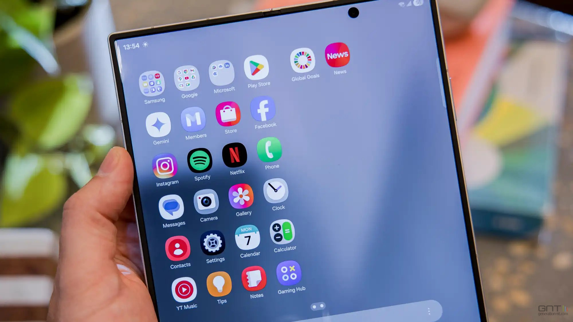 Samsung mise tout sur l'IA pour écraser l'iPhone Fold