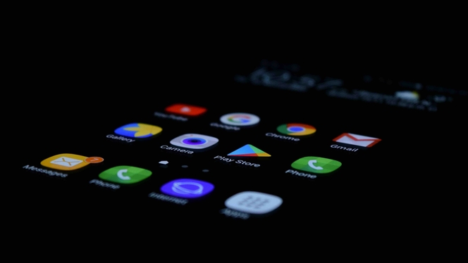 Google Play Store.