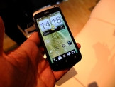 MWC 2012 : HTC One S et HTC One V, smartphones Android 4.0