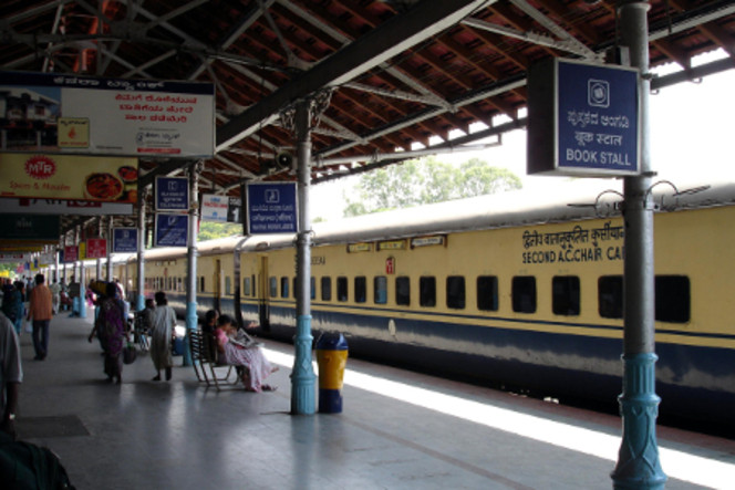 Inde-gare-train