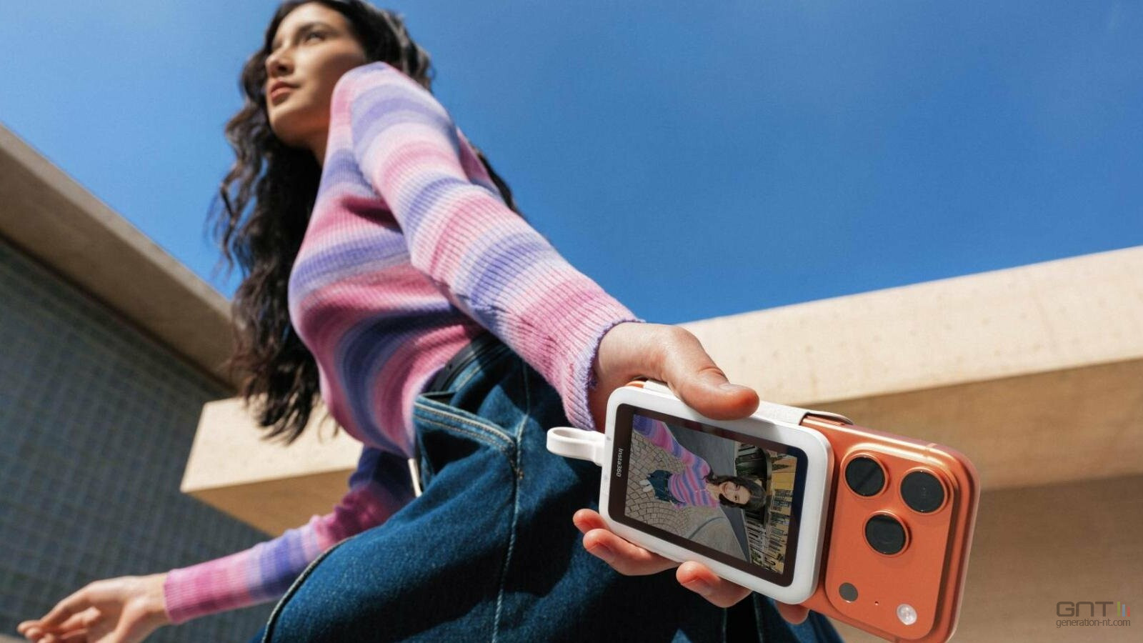 Insta360 Snap : un écran de smartphone magnétique qui veut tuer votre caméra selfie