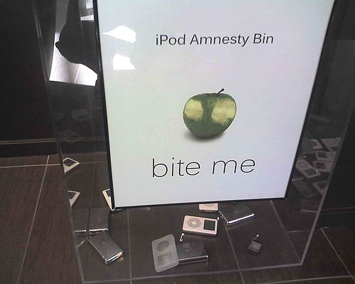 Ipod amnesty bin apple microsoft zune