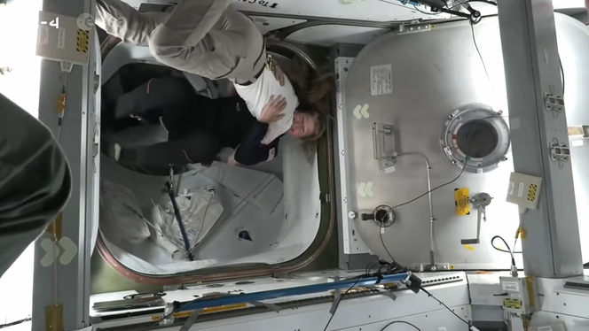iss-arrivee-axiom-4