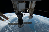 Le vaisseau spatial endommagé de l'ISS revient sur Terre