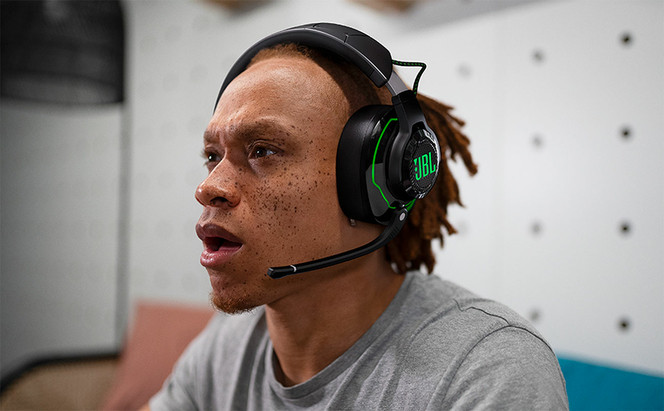 JBL Quantum 910X.