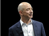 Jeff Bezos, patron d'Amazon, bientôt l'homme le plus riche au monde, devant Bill Gates