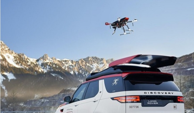Land Rover drone vignette