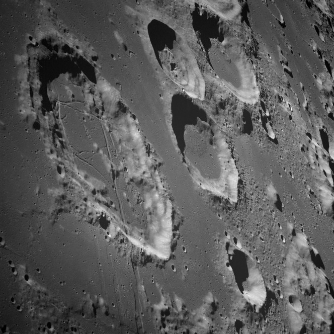 La Chine repère des sphères de verre sur la Lune