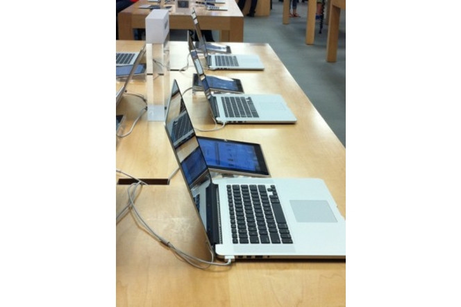 MacBook Apple Store