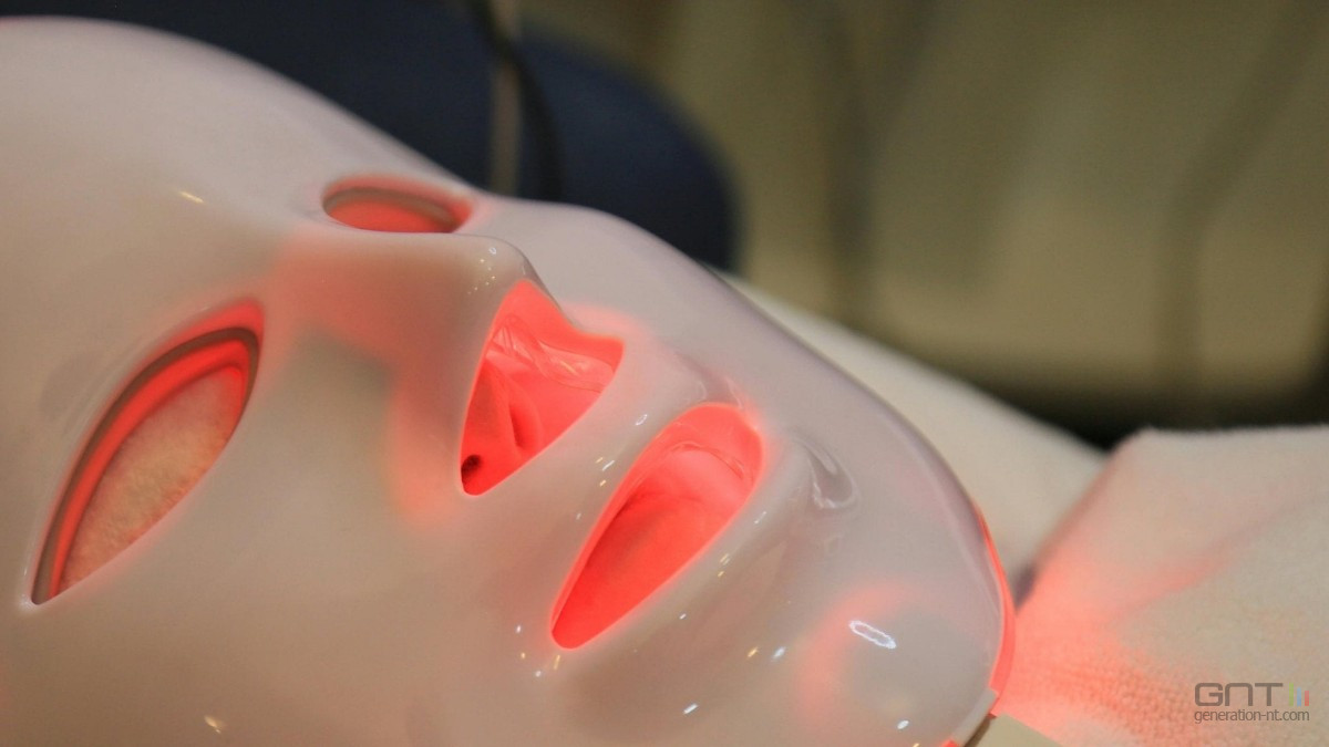 Masques LED : la vérité sur l'efficacité de ces gadgets beauté qui inondent les réseaux sociaux