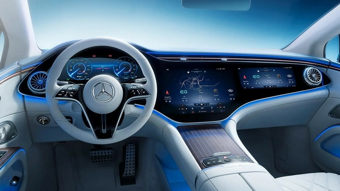 Mercedes hyperscreen