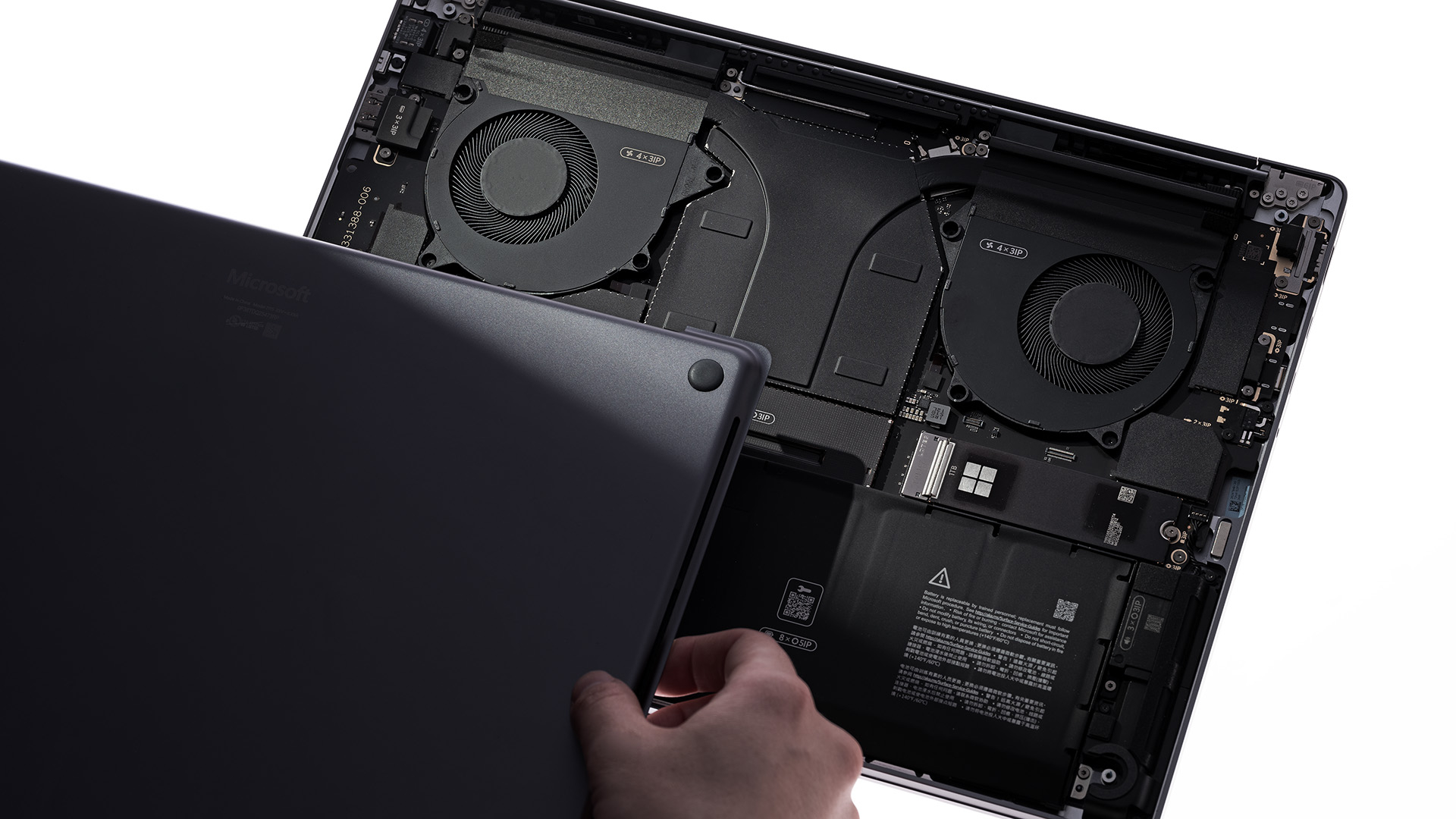 Microsoft Surface Laptop Ultra (2)