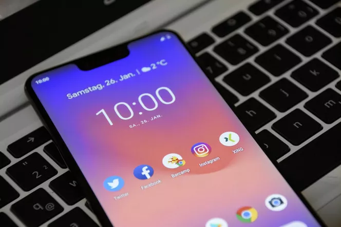 mobile-facebook-instagram