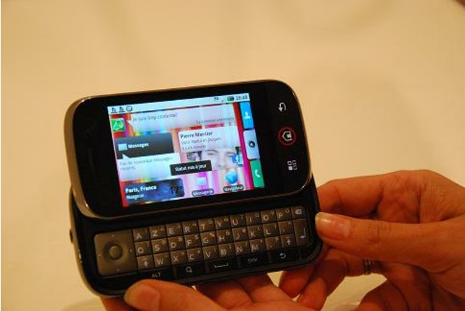 Motorola Dext Motoblur 14