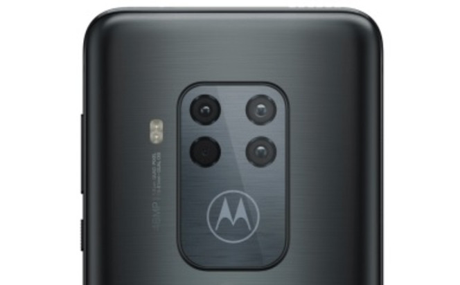 Motorola One Zoom vignette