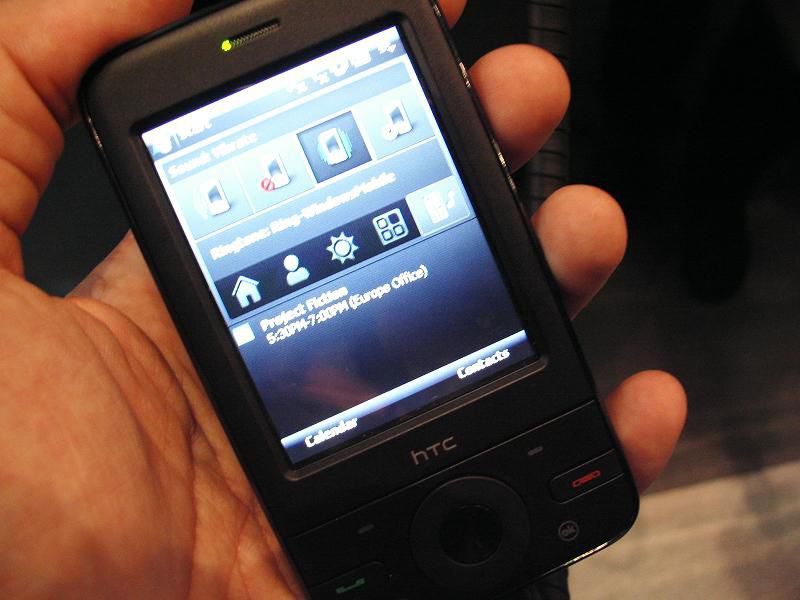 MWC 2008 HTC P3470 02