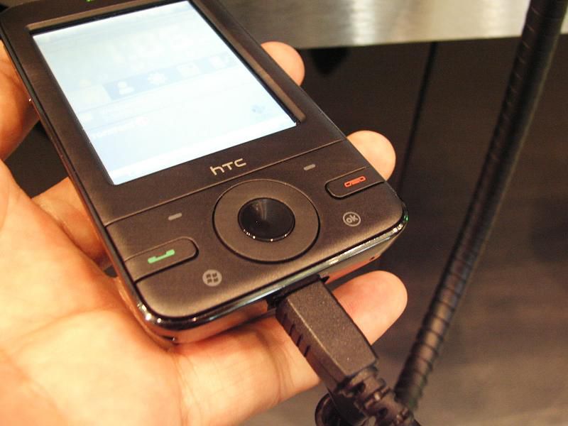 MWC 2008 HTC P3470 04
