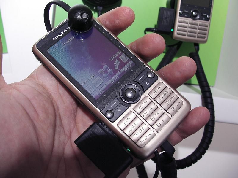 MWC 2008 Sony Ericsson G700 01