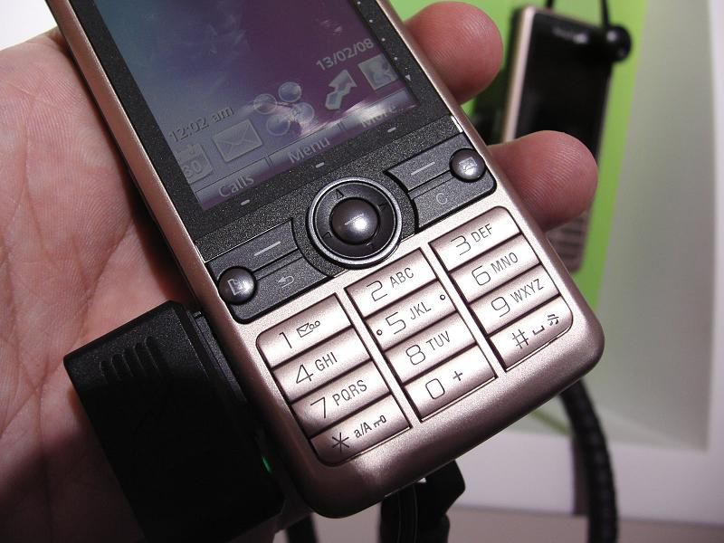 MWC 2008 Sony Ericsson G700 02