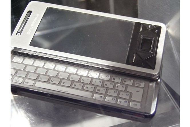 MWC 2008 Sony Ericsson Xperia 05