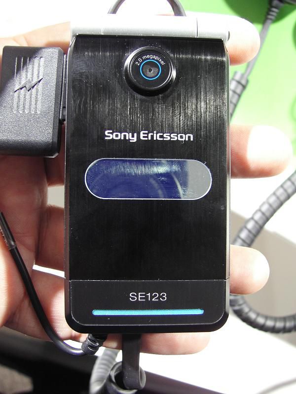 MWC 2008 Sony Ericsson Z770 01
