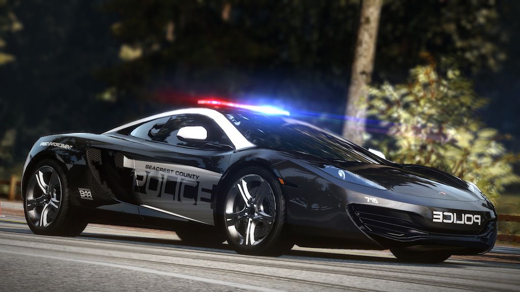Need for Speed Hot Pursuit - 4