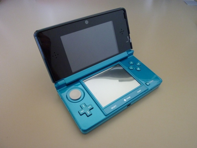 Nintendo 3DS (1)