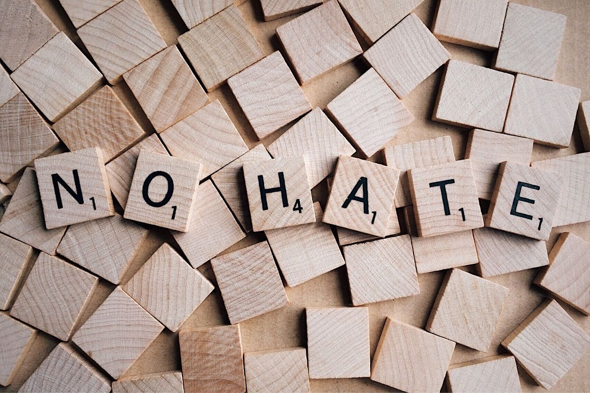 Lutte contre les contenus haineux : la proposition de loi dÃ©finitivement adoptÃ©e