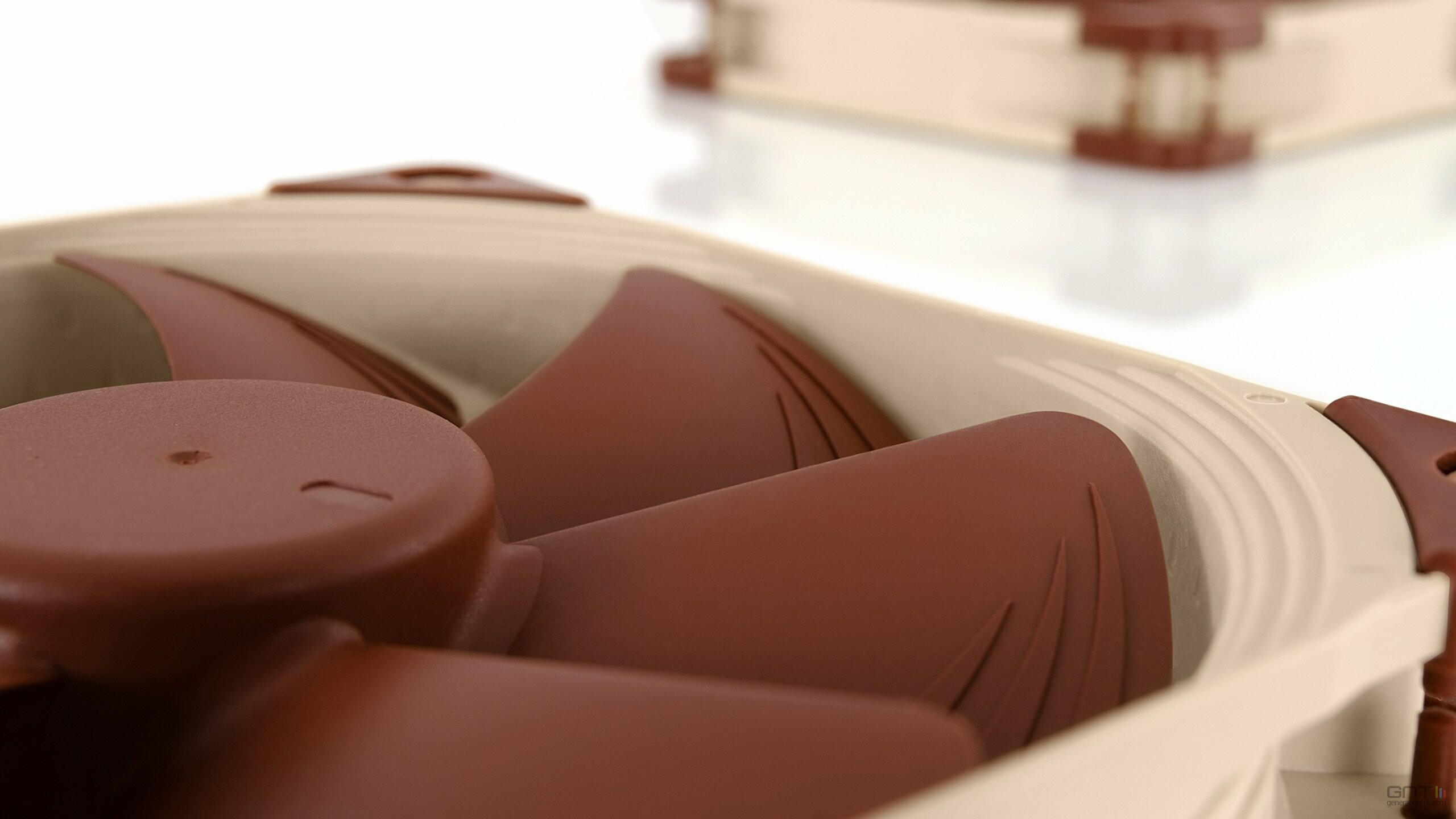 Noctua s'attaque au watercooling sans pompe : la fin du bruit ?